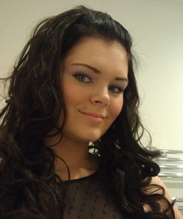 Samantha Sharratt có 10 sugar daddy.