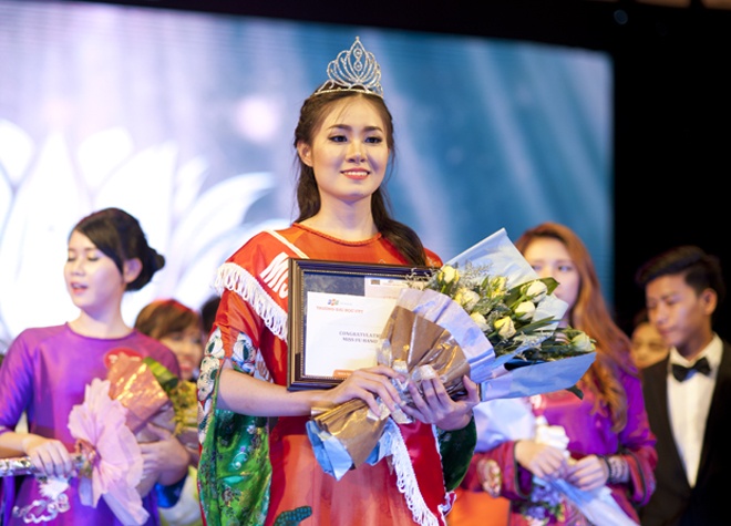 Nu sinh FPT ‘muon nguoc dai chong’ gianh hoa khoi hinh anh