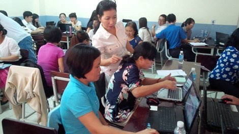 Hoc ba dien tu co loi cho ai? hinh anh