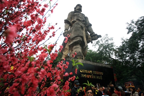 'Tre hieu sai ve Quang Trung - Nguyen Hue la duong nhien' hinh anh