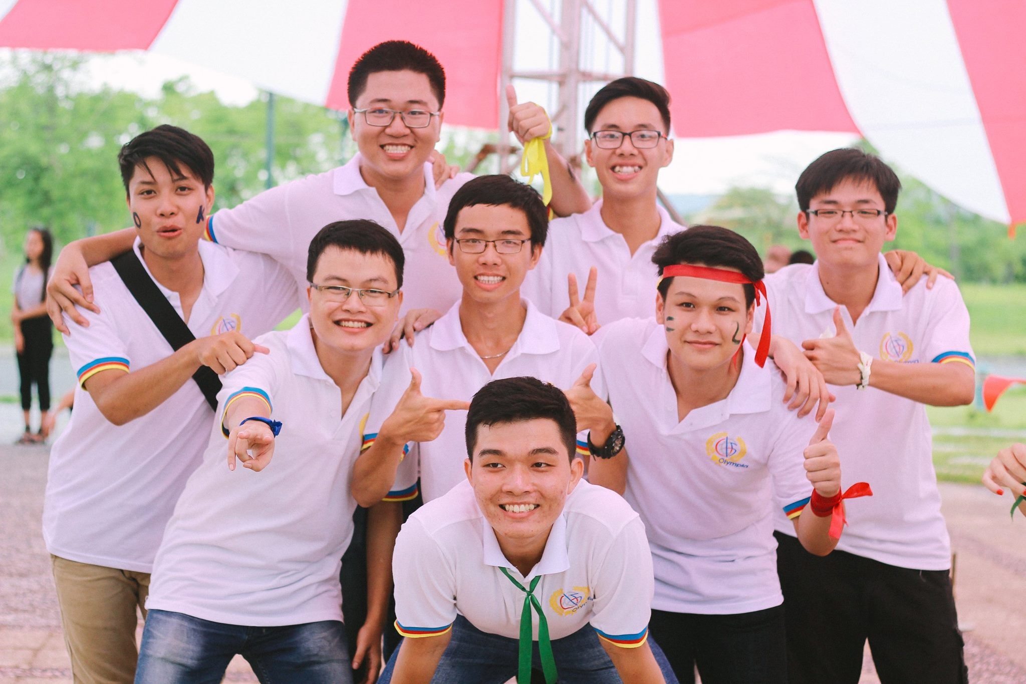 Chuyen it biet sau 15 nam Duong len dinh Olympia hinh anh