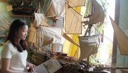 Nguoi lam song lai tau co tai Hoi An hinh anh