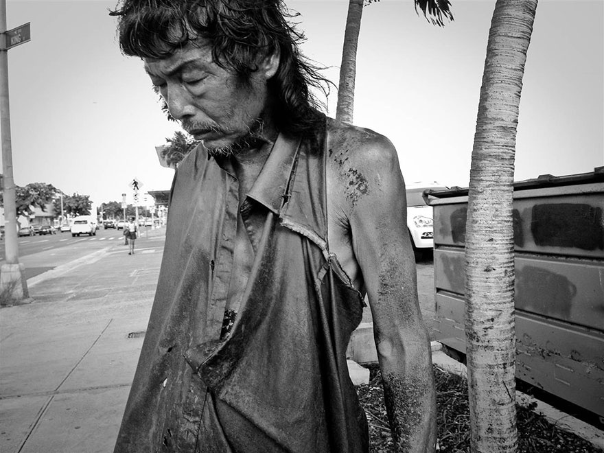 Người cha mất liên lạc của Kim là một người vô gia cư.