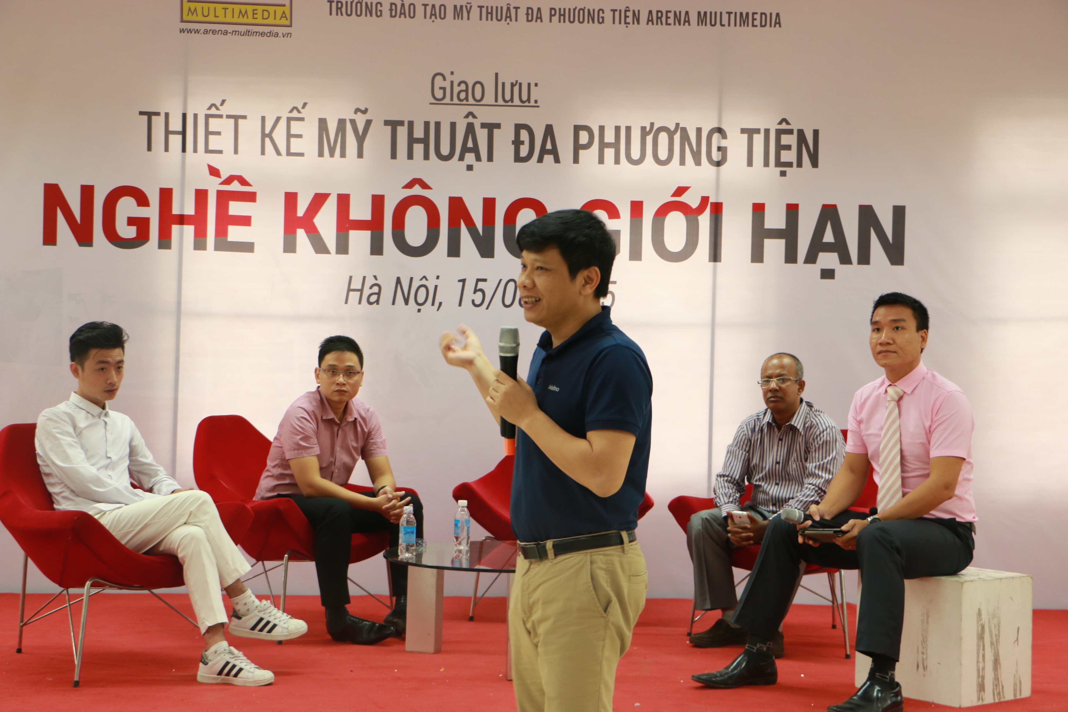 Thiet ke my thuat da phuong tien - nghe khong co tuoi hinh anh