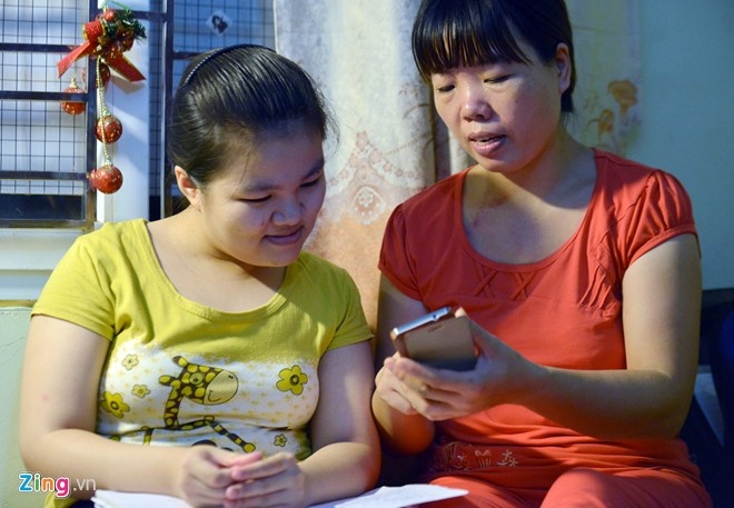 Co gai xuong thuy tinh do dai hoc theo 2 cach hinh anh