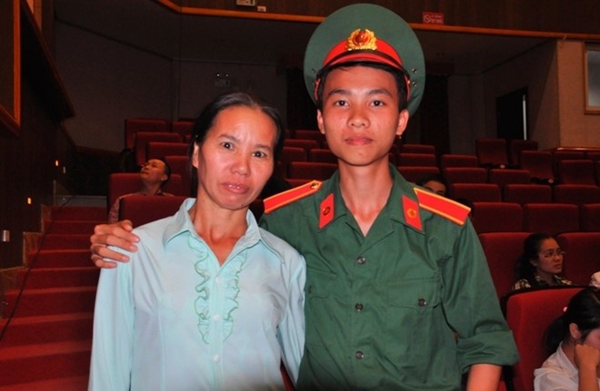 Nhung thi sinh duoc Bo truong Quoc phong, Giao duc dac cach hinh anh