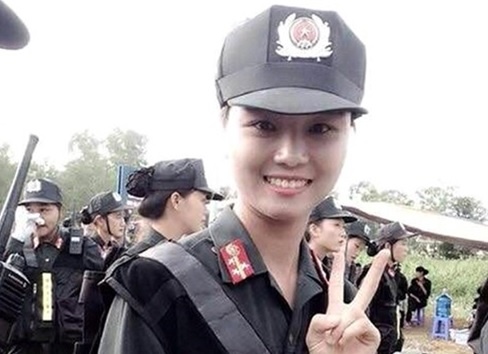 Chuyen kho luyen cua nhung bong hong dieu binh hinh anh