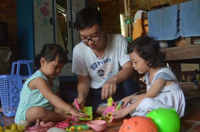 Nam sinh lam... bao mau hinh anh