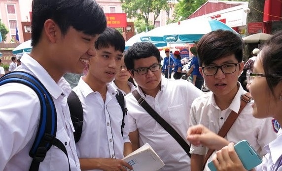 Hom nay han chot thi sinh nop nguyen vong bo sung hinh anh