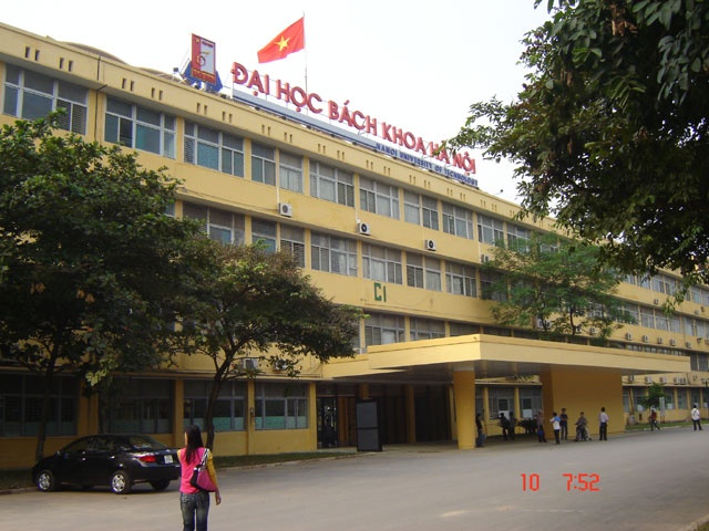 DH Bach khoa nhan thi sinh truot truong Cong an vi ly lich hinh anh