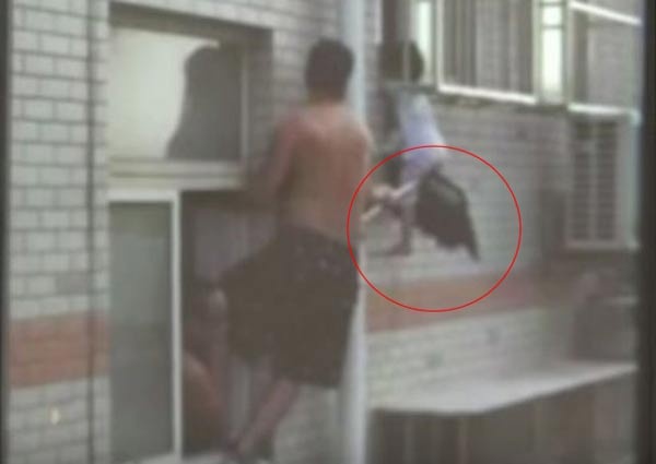 Ong bo cuu con hang xom duoc menh danh anh hung hinh anh