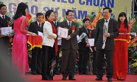 Can dao thai nhung giao su, tien si 'nam vung' hinh anh