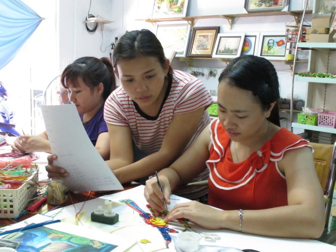 Khoi nghiep tu dam me tranh giay xoan hinh anh