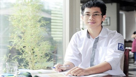 Nam dai su tai nang truong Ams hinh anh