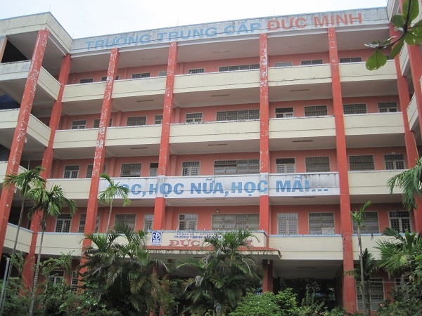 Nhieu truong dong cua vi khong tuyen duoc sinh vien hinh anh