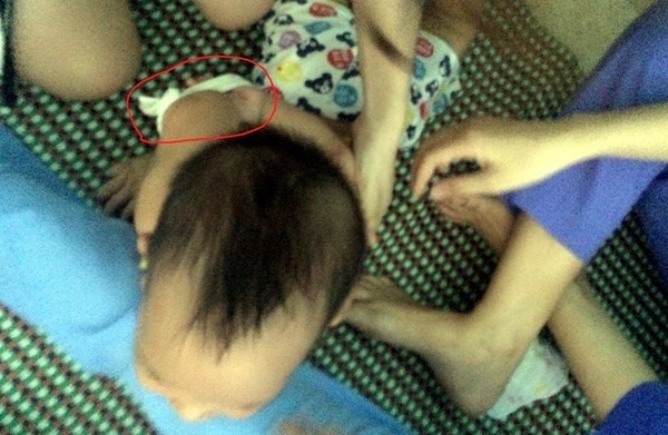 So GD&DT Quang Binh de nghi xu nghiem co giao troi chan tre hinh anh