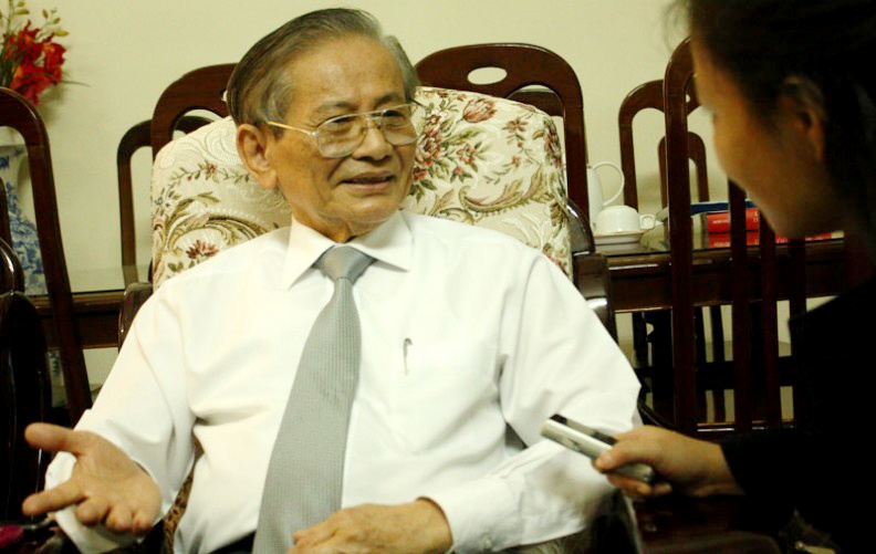 GS Phan Huy Le: 'Mon Lich su dang sa sut den vo bo' hinh anh