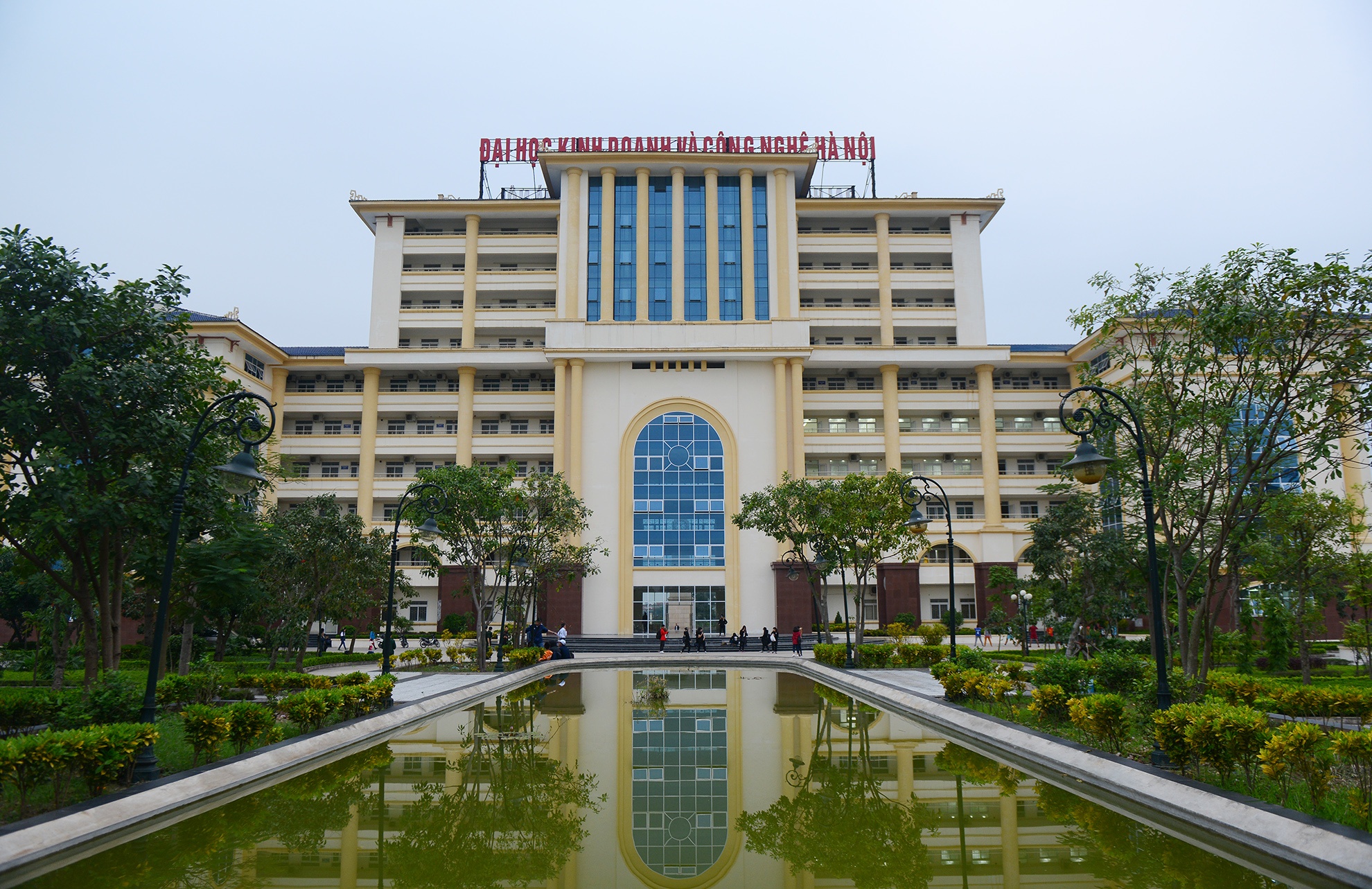 Giao su dau nganh tham dinh viec dao tao Y, Duoc hinh anh