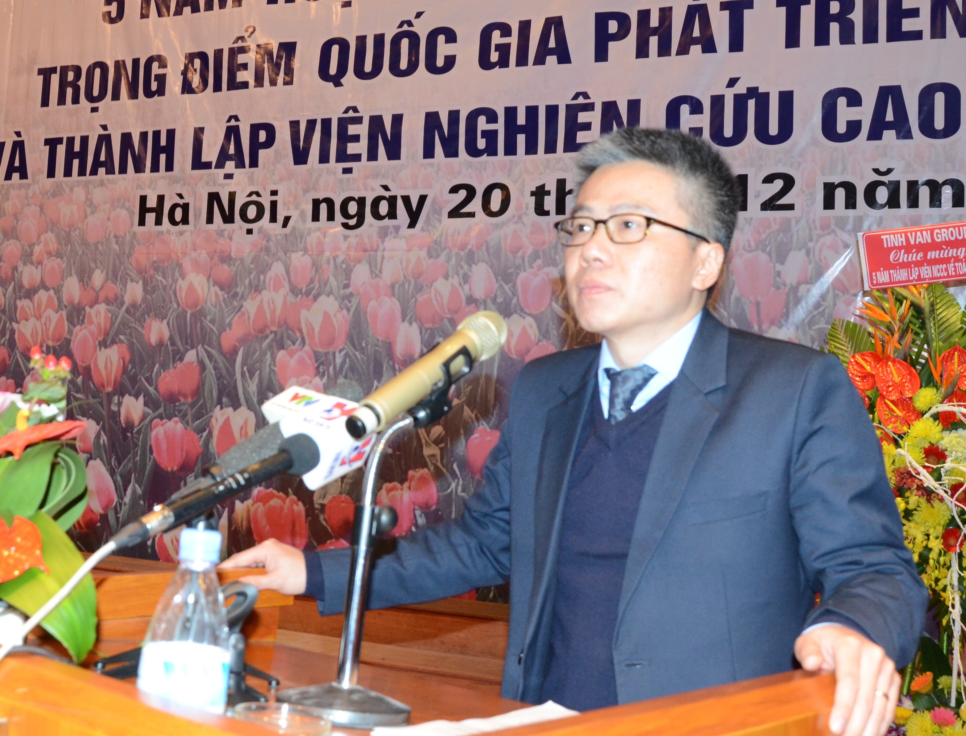 GS Ngô Bảo Châu phát biểu trong buổi lễ. Ảnh: Quyên Quyên.