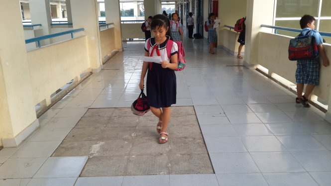 Khi hoc sinh khong dam di ve sinh hinh anh