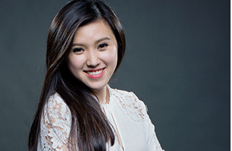 9X xinh dep duoc Forbes vinh danh nho lam du lich tu thien hinh anh