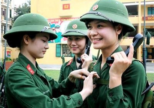 Tuyen sinh truong quan doi: Moi thi sinh lam hai bo ho so hinh anh