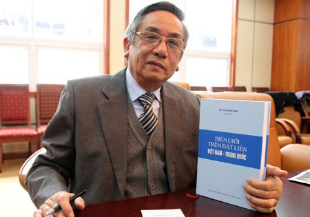 'SGK nen co mot chuong ve chien tranh bao ve bien gioi' hinh anh