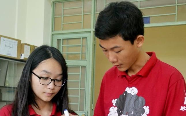 'Dua than' nhan biet thuc pham ban cua hoc sinh hinh anh