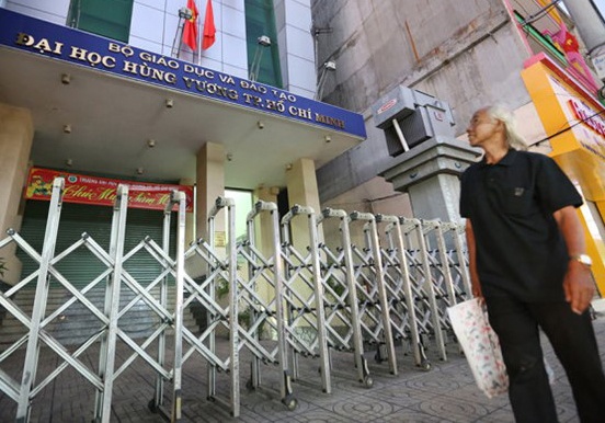 DH Hung Vuong TP HCM cham dut hop dong not 25 nguoi con lai hinh anh