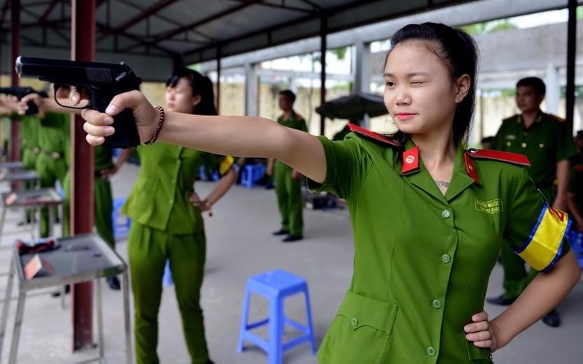 Tuyen sinh truong cong an: 1 'choi' 70 voi nu? hinh anh