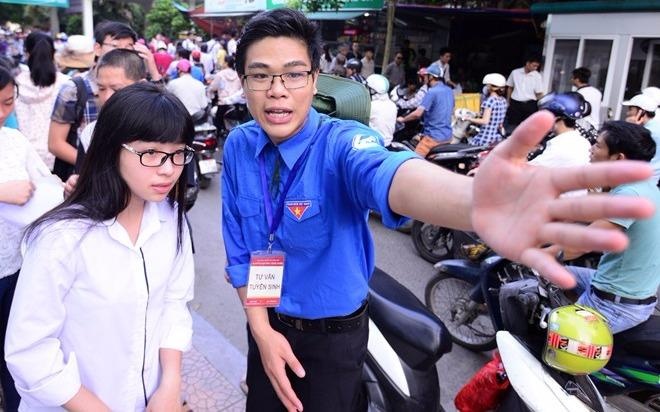 Gan 70.000 thi sinh dang ky thi Dai hoc quoc gia Ha Noi hinh anh