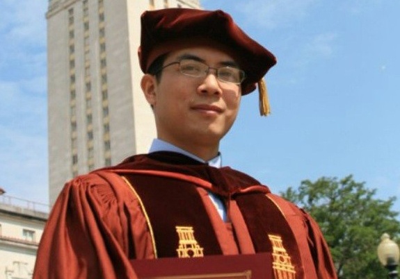 Tranh cai ve trinh do tieng Anh cua ‘lo dao tao tien si’ hinh anh