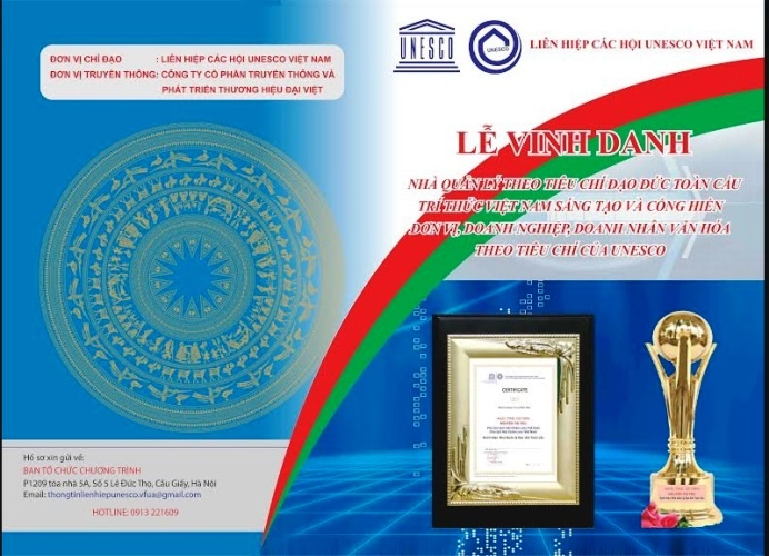 Tien si 'suyt ngat' vi duoc vinh danh voi gia 22 trieu dong hinh anh
