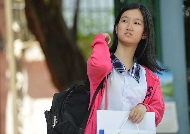 nu sinh dac biet anh 2