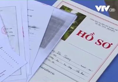 Cu nhan giau bang dai hoc di lam cong nhan hinh anh