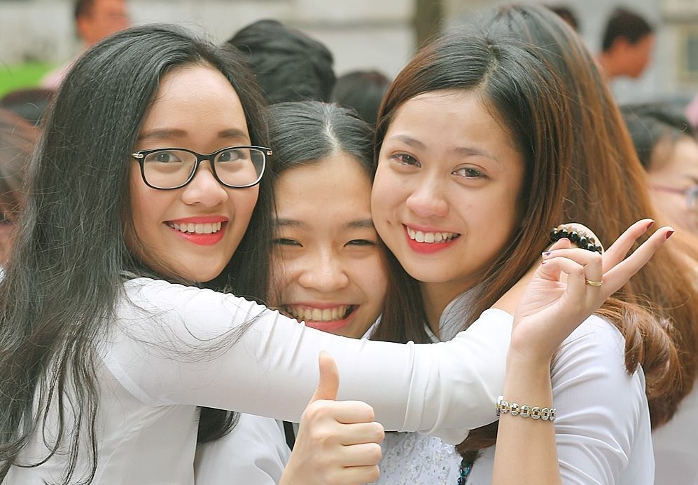 Khoanh khac chia tay ngay be giang cua nu sinh Viet Duc hinh anh