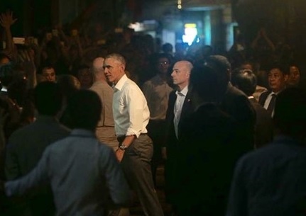 Tong thong Obama doc Kieu anh 2