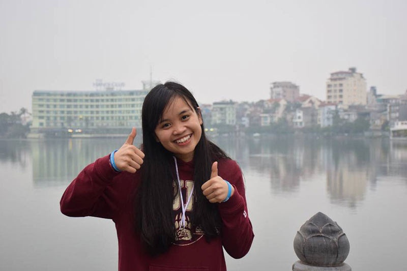 Nu sinh Viet 2 lan gap ong Obama hinh anh