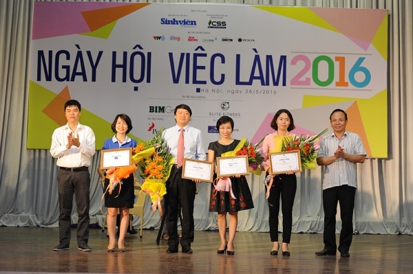 ngay hoi viec lam anh 1