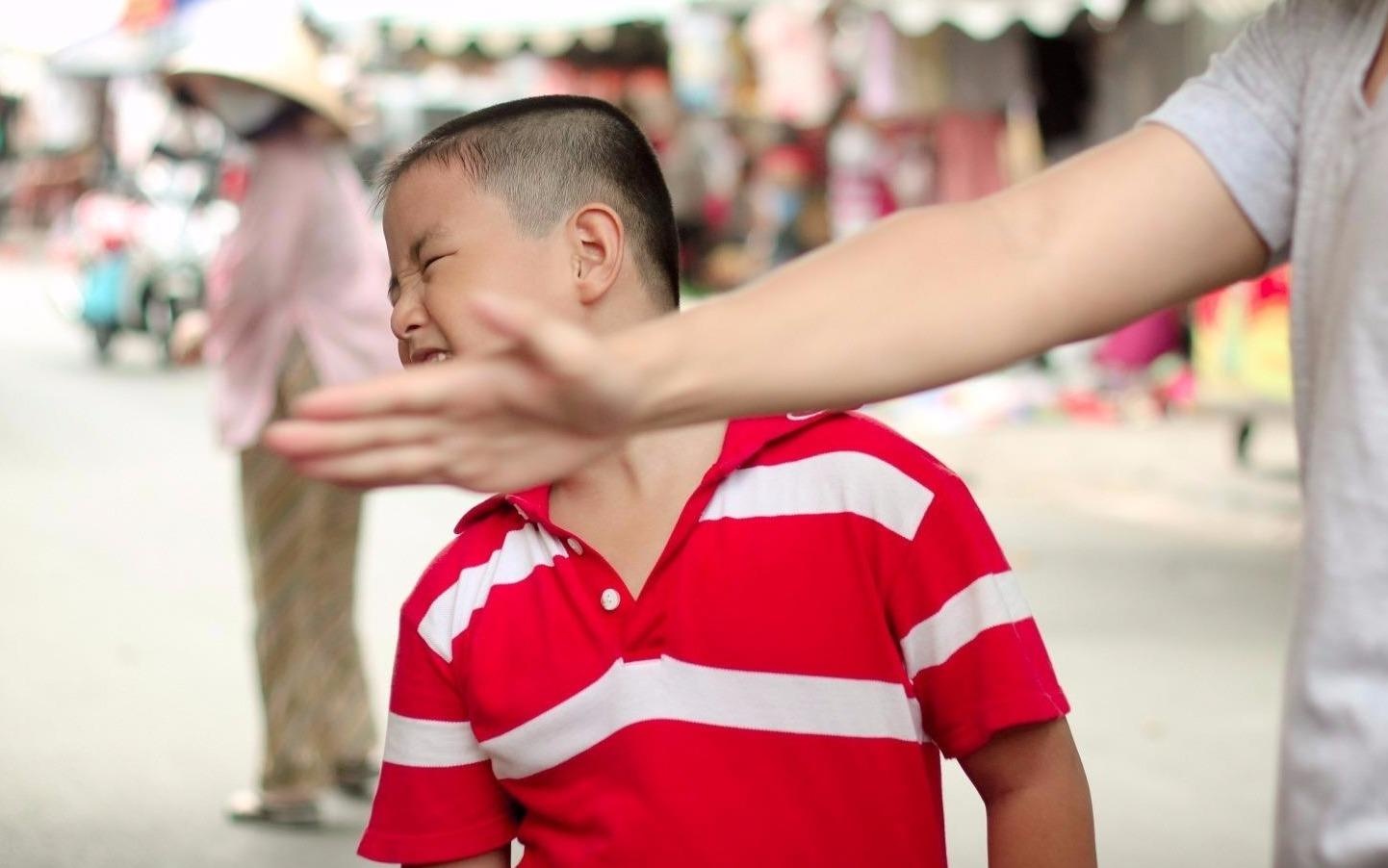 Bo anh ve tre em khien nguoi lon giat minh hinh anh