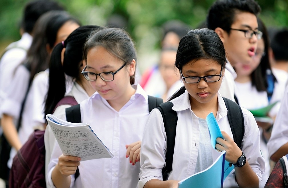 De thi va goi y loi giai mon tieng Anh lop 10 tai TP HCM hinh anh