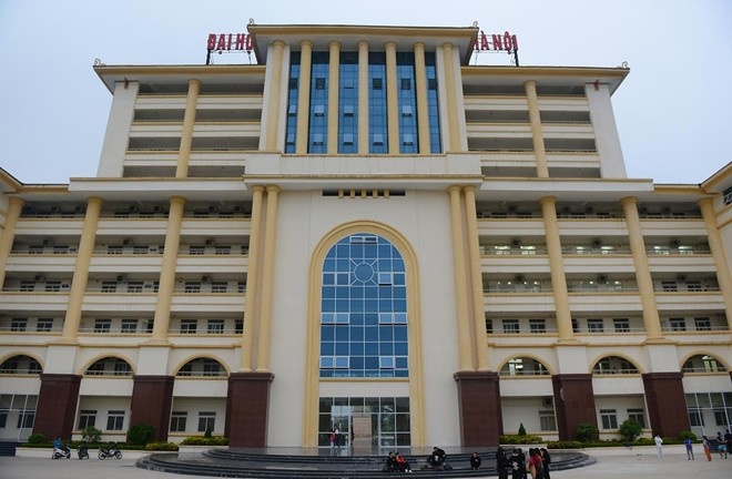 DH Kinh doanh Cong nghe phan hoi vu chi 3 trieu de lay bang hinh anh