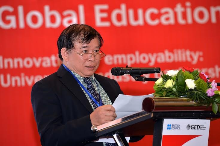 Bo Giao duc giai thich Viet Nam nhieu dai hoc, it sang che hinh anh