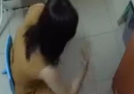 cô giáo mầm non tát trẻ ảnh 1 co giao mam non tat tre anh 1