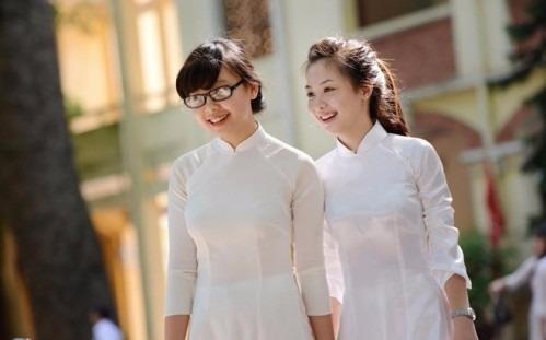 Ha Noi cong bo diem chuan lop 10 truong chuyen hinh anh