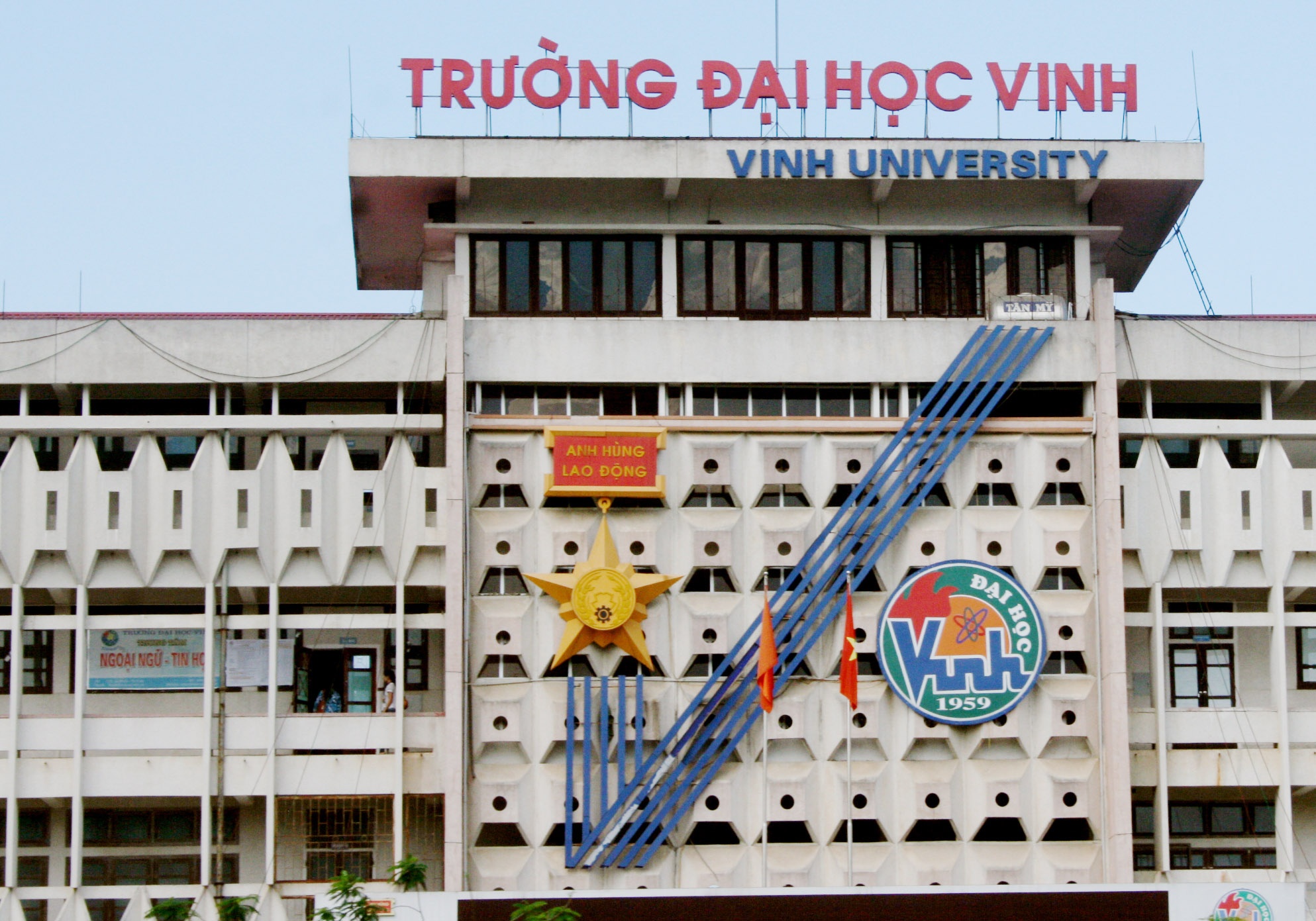 DH Vinh bac thong tin moi giam thi ve vi che thu lao thap hinh anh