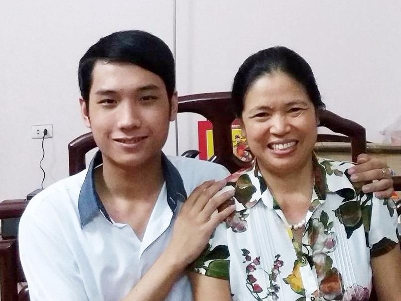 Nam sinh vua mung vua lo khi biet tin minh la thu khoa hinh anh