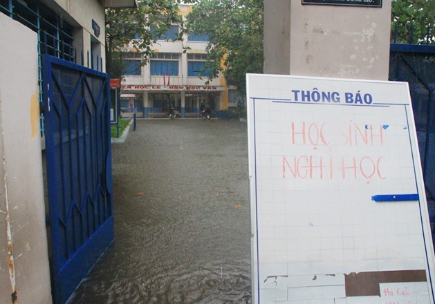 Nhieu truong cho hoc sinh nghi tranh mua bao hinh anh