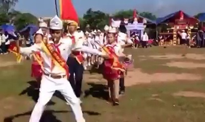 Clip 'bien tau' nghi thuc Doi thieu nien tai Nghe An hinh anh