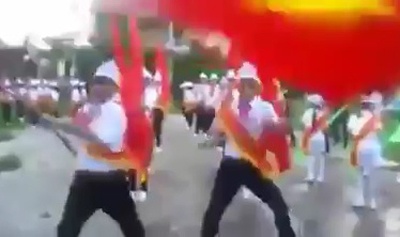 Clip 'bien tau' nghi thuc doi tai Bac Giang hinh anh